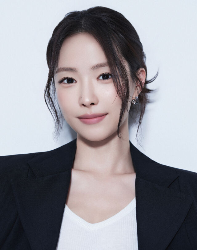 손나은 / 제이와이드컴퍼니