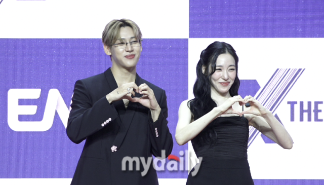 뱀뱀(왼쪽), 티파니 영이 30일 서울 상암 큐브컨벤션센터에서 진행된 ENA 신규 예능 '엑스 더 리그' 제작발표회에 참석했다. / 마이데일리