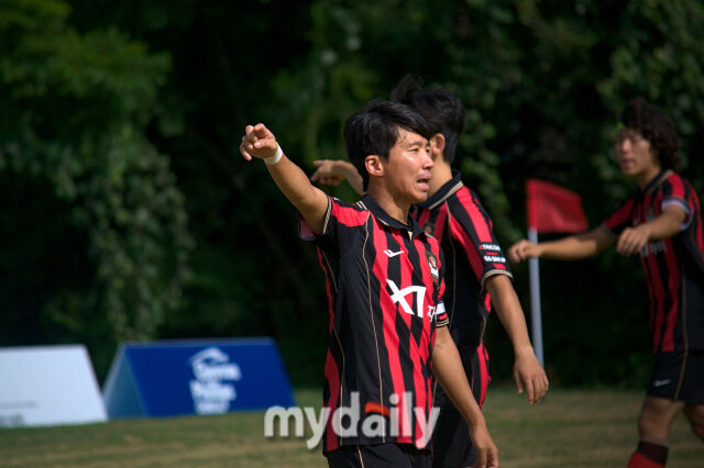 해치서울FC 선수단으로 구성된 FC서울이 31일 라이스대학교에서 열린 제뉴인컵 휴스턴 2026 대회 3일차 경기에서 아르헨티나에 0-3으로 패배한 뒤 핀란드와 0-0으로 비겼다./휴스턴(미국)=노찬혁 기자