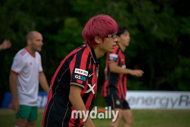 해치서울FC 선수단으로 구성된 FC서울이 31일 라이스대학교에서 열린 제뉴인컵 휴스턴 2026 대회 3일차 경기에서 아르헨티나에 0-3으로 패배한 뒤 핀란드와 0-0으로 비겼다./휴스턴(미국)=노찬혁 기자