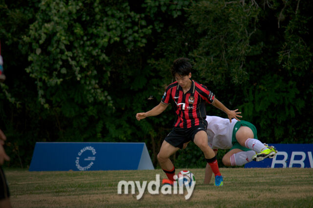 해치서울FC 선수단으로 구성된 FC서울이 31일 라이스대학교에서 열린 제뉴인컵 휴스턴 2026 대회 3일차 경기에서 아르헨티나에 0-3으로 패배한 뒤 핀란드와 0-0으로 비겼다./휴스턴(미국)=노찬혁 기자