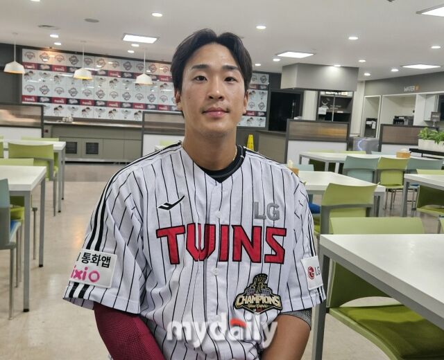 송찬의가 30일 잠실 키움전을 마치고 인터뷰하고 있다./잠실=심혜진 기자