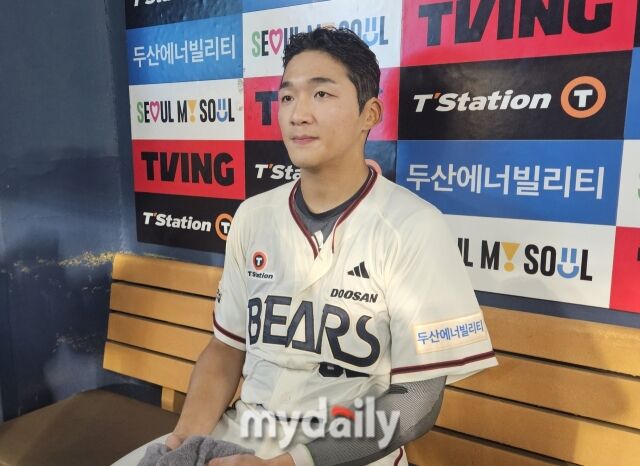 김대한이 인터뷰 전 포즈를 취하고 있다./잠실=심혜진 기자