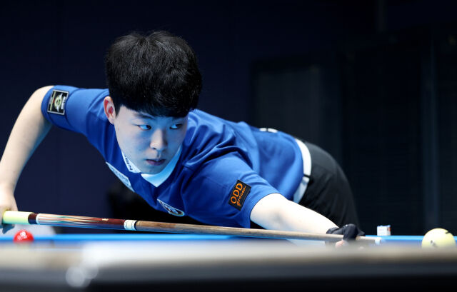 김영원은 7월 31일 경기도 고양시 ‘고양 킨텍스 PBA 스타디움’에서 열린 프로당구 2026-27시즌 3차 투어 ‘친환경 건축자재 에스와이 PBA-LPBA 챔피언십’ PBA 32강에서 해커를 만나 세트스코어 3-1(15-10, 11-15, 15-2, 15-10)로 승리했다. /PBA 제공