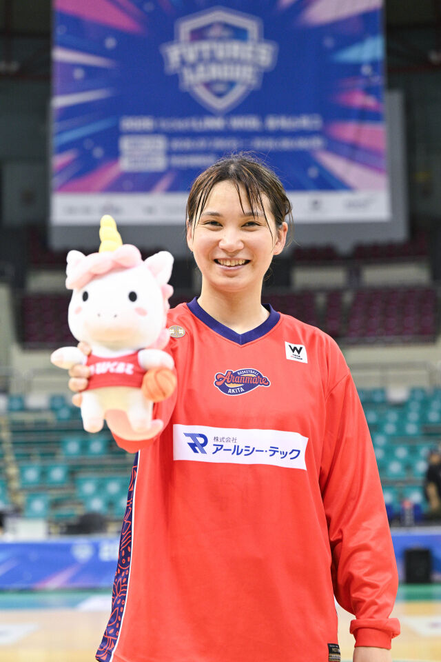 사토 치히로가 2일 부천체육관에서 열린 2026 WKBL 퓨처스리그 조별리그 A조 부천 하나은행과의 맞대결에서 101-77로 승리한 뒤 세리머니하고 있다. /WKBL 제공
