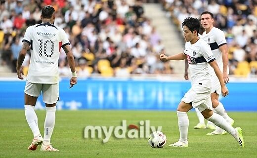 이강인과 네이마르가 2023년 8월 부산에서 열린 PSG의 프리시즌 경기에 출전했다./마이데일리 DB