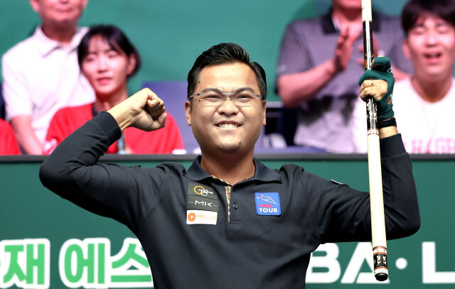 응우옌쩐타인타오가 3일 '친환경 건축자재 에스와이 PBA 챔피언십' 우승을 확정하고 환호하고 있다. /PBA 제공