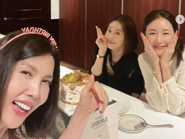 백지연이 생일을 맞아 지인들과 식사 자리를 가졌다. / 백지연 소셜미디어