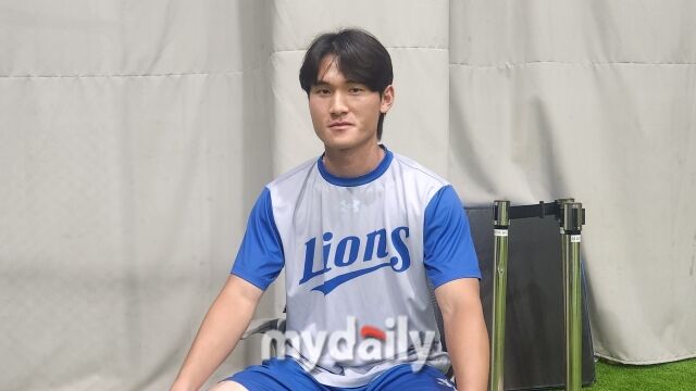 이진용이 8월 4일 대구 삼성 라이온즈파크에서 취재진과 인터뷰를 하고 있다./대구=김경현 기자
