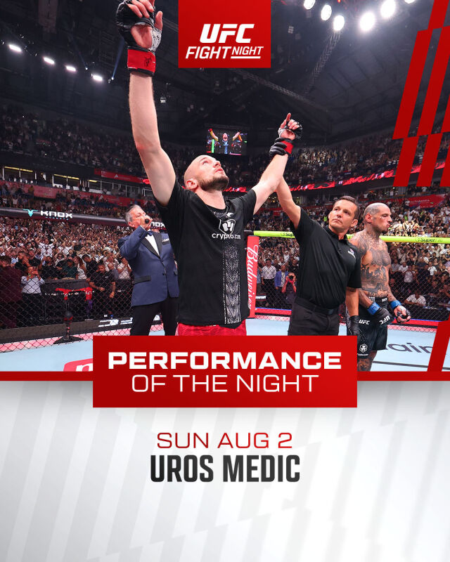 퍼포먼스 오브 더 나이트 보너스를 받은 메디치(앞 왼쪽). /UFC 제공