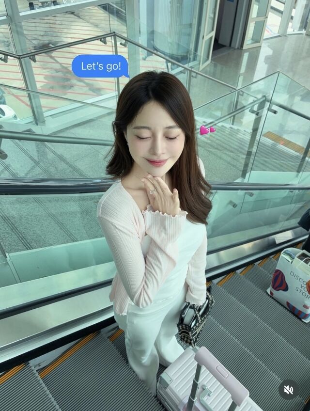 인플루언서 아옳이(본명 김민영)가 공개 열애 이후 한층 밝아진 근황을 전했다. / 아옳이 SNS