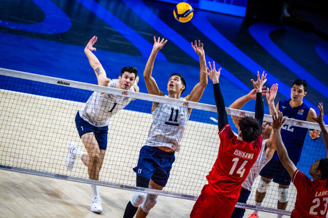 미국과 일본 남자배구 대표팀이 8월 1일 중국 닝보에서 2026 국제배구연맹(FIVB) 발리볼네이션스리그(VNL) 4강에서 격돌했다./FIVB 제공