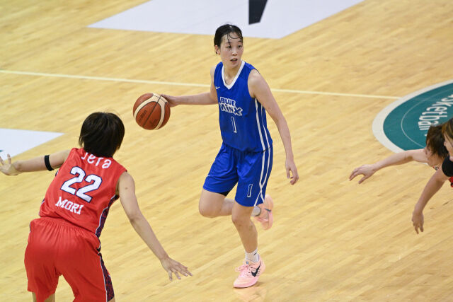 최예슬이 6일 부천체육관에서 열린 2026 티켓링크 WKBL 퓨처스리그 결승에서 아란마레를 만나 드리블하고 있다. /WKBL 제공