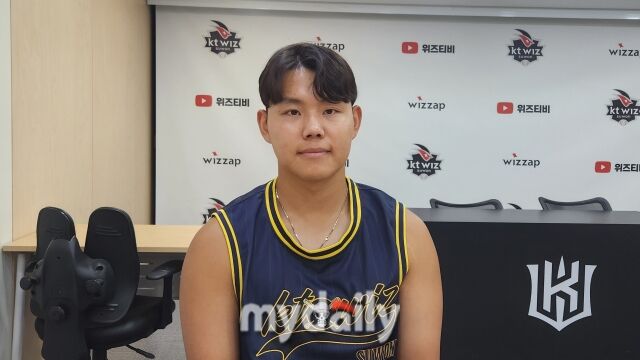 소형준이 8월 6일 수원 KT위즈파크에서 인터뷰를 하고 있다./수원=김경현 기자