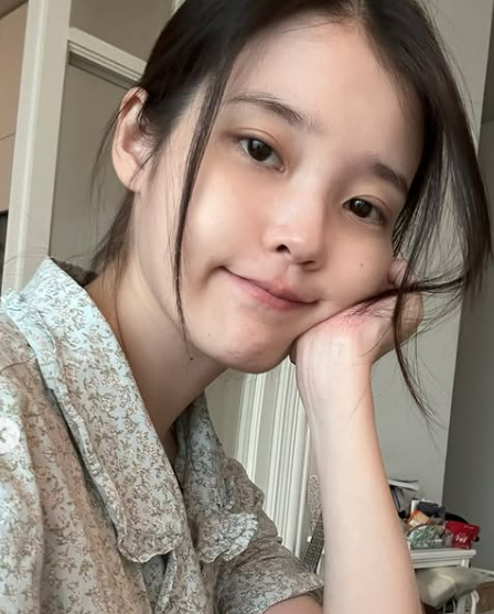 아이유 SNS