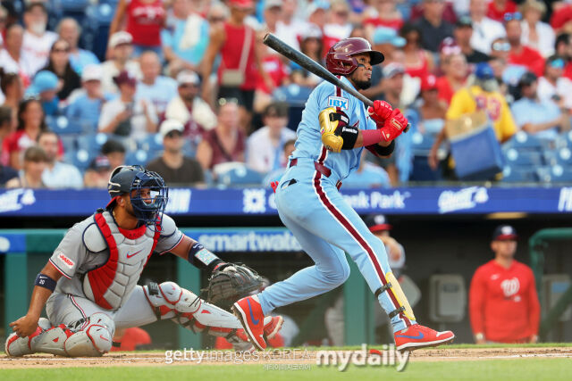 MLB 필라델피아에서 뛰고 있는 루이스 아라에스는 7일(한국시각) 열린 워싱턴과 홈 경기에서 4타수 2안타 1타점으로 활약, 소속팀 7-3 승리에 힘을 실었다./게티이미지코리아