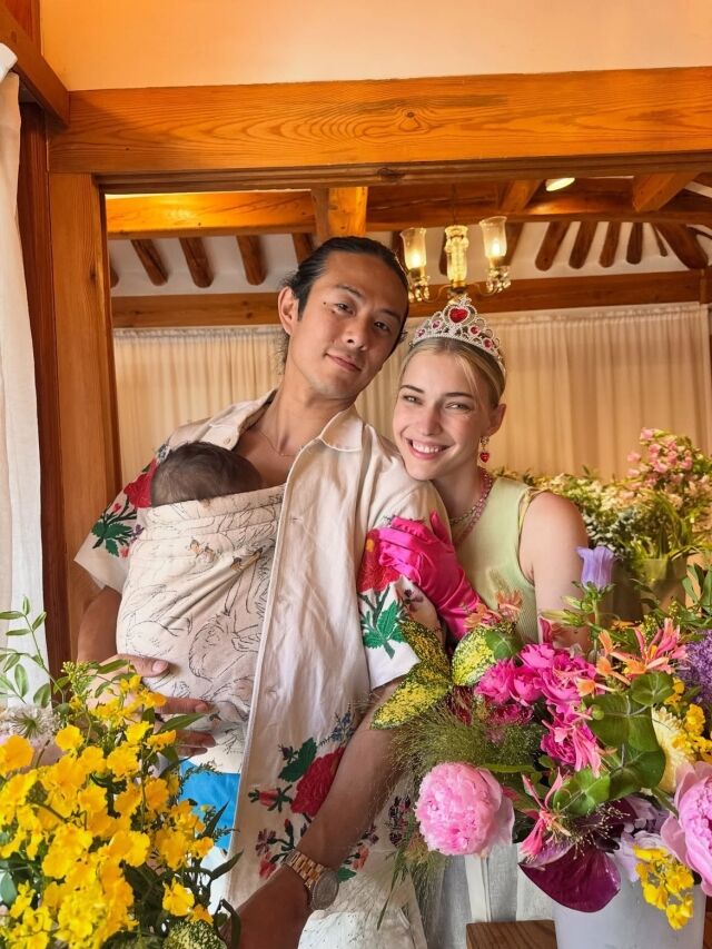 스테파니 미초바가 결혼 4주년을 맞아 남편을 향한 변함없는 애정을 전했다. / 미초바 SNS