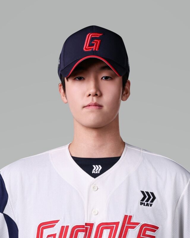 롯데 자이언츠 투수 김한결은 지난 4일 올 시즌 개막 후 처음으로 1군 콜업됐다. 그는 지난 9일 진행된 팀 훈련을 통해 1군 첫 라이브 피칭도 경험했다./롯데 자이언츠 제공