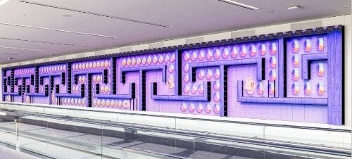 인천국제공항 제2여객터미널 키네틱 LED에서 상영 중인 ‘한-입만, K-팩맨’ 콘텐츠의 한 장면 / ㈜이지위드