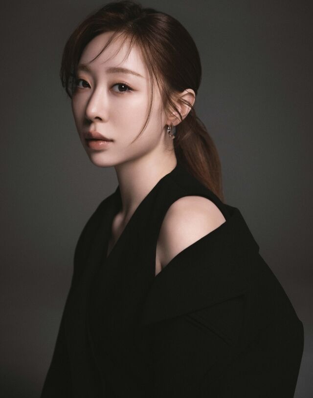 두산 베어스는 오는 13일 열리는 한화 이글스와 주중 홈 3연전 마지막 날 경기 시구자로 가수 유연정을 초청한다고 11일 알렸다./두산 베어스 제공