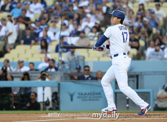 오타니가 7월 8일 에인절스와 경기에서 MLB 개인 통산 300호 홈런을 터뜨리고 있다. /게티이미지코리아