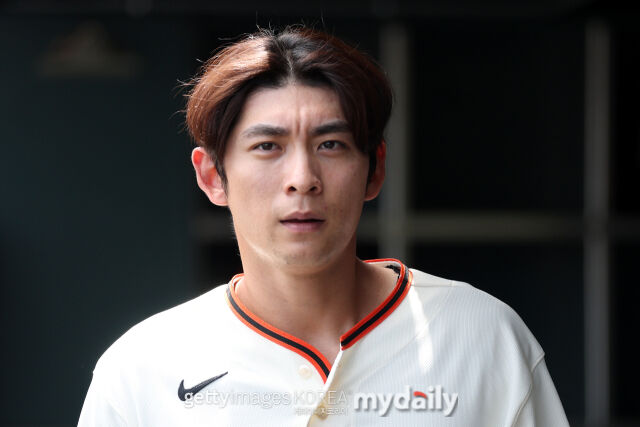 이정후가 더그아웃에서 경기를 준비하고 있다./게티이미지코리아