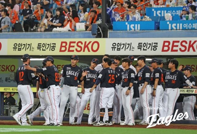 한화 이글스 외국인 투수 짐머맨이 마운드를 내려가고 있다./한화 이글스 제공