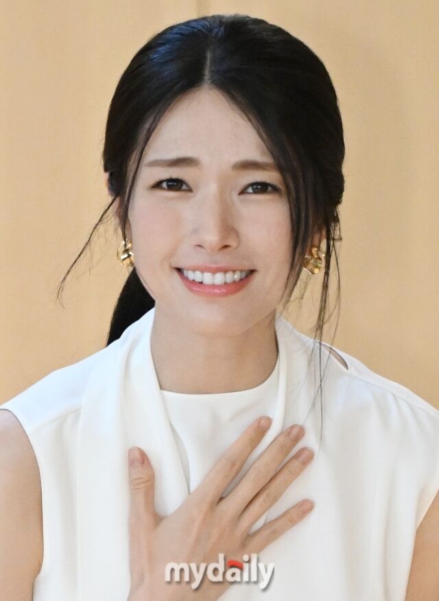 【独家】因“亲日争议”，夏荣泪流满面地停止拍摄……“精神受到打击”