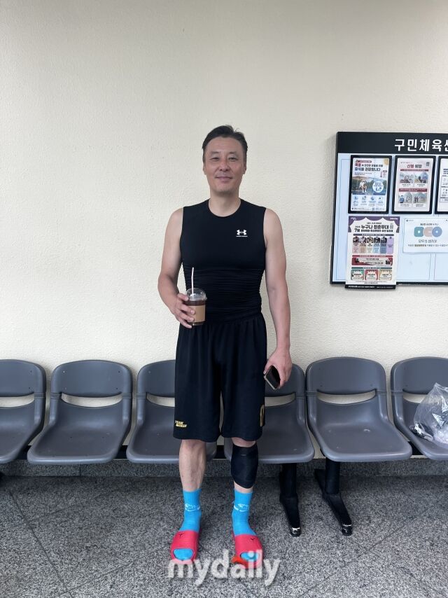 분농회 강동수가 16일 서울 은평구 은평구민센터에서 열린 2026 서울 은평 시니어 디비전리그 2라운드 경기를 마친 뒤 인터뷰에 응하고 있다. /은평구민센터=디코트크루 이정민
