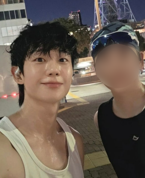 배우 정해인과 동생 정해준./정해준 인스타그램