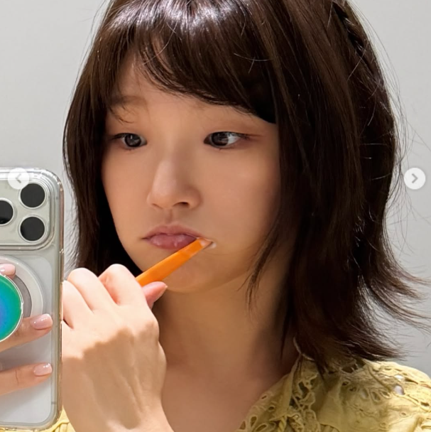 박소담은 지난 18일 방송된 MBC 예능 프로그램 '오늘을 버틴 노래-플레이리스트 109'에 출연해 암 진단부터 수술, 완치에 이르기까지 그동안 쉽게 꺼내지 못했던 속마음을 밝혔다./박소담 소셜미디어