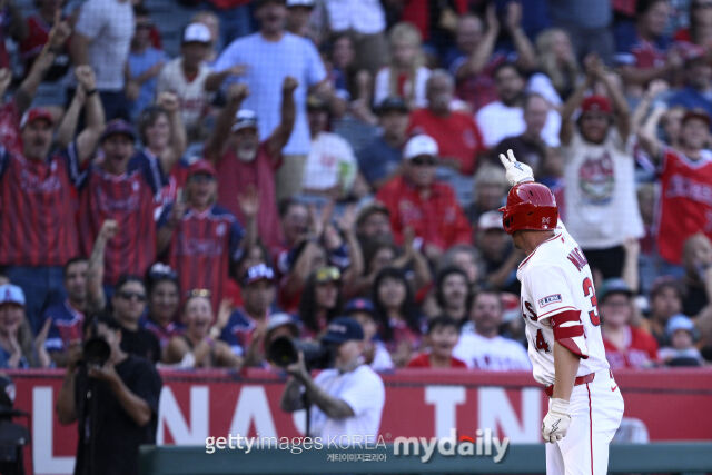 MLB 볼티모어, 휴스턴, 시카고 컵스, LA 에이절스에서 뛰었던 트레이 만치니(내야수)는 대장암을 극복하고 야구장으로 다시 돌아와 지난 2021년 아메리칸리그 '올해의 재기 선수'에 선정됐다./게티이미지코리아