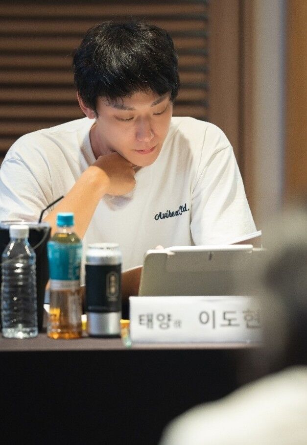 '우리 태양을 흔들자'./㈜에이스메이커무비웍스