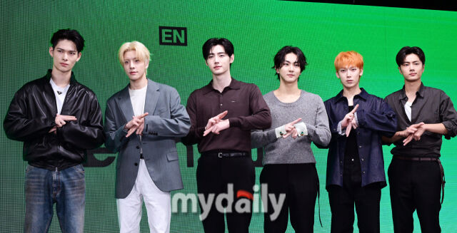 2026년 8월 20일 오후 서울 용산구 몬드리안 서울 이태원에서 진행된 엔하이픈(ENHYPEN) 미니 8집‘THE SIN : BLISS’ 기자간담회에서 멤버들이 포즈를 취하고 있다. / 곽경훈 기자 (kphoto@mydaily.co.kr)