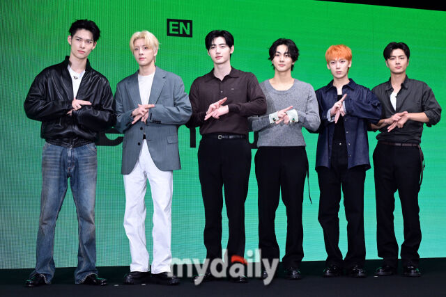 2026년 8월 20일 오후 서울 용산구 몬드리안 서울 이태원에서 진행된 엔하이픈(ENHYPEN) 미니 8집‘THE SIN : BLISS’ 기자간담회에서 멤버들이 포즈를 취하고 있다. / 곽경훈 기자 (kphoto@mydaily.co.kr)