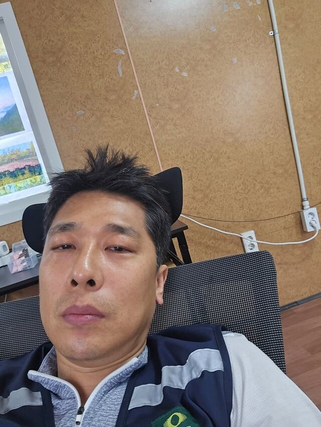 김동성이 양육비 미지급 사건 항소심 선고가 돌연 취소된 가운데 근황을 공개했다. / 인민정 SNS