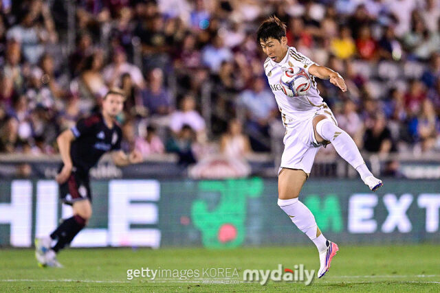 손흥민(LAFC)이 20일(한국시각) 미국 콜로라도주 커머스시티의 딕스스포팅굿즈파크에서 펼쳐진 콜로라도 래피즈와의 ‘2026시즌 메이저리그사커(MLS)’ 20라운드에서 후반전에 교체 출전했지만 0-1로 패했다./게티이미지코리아