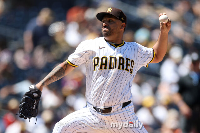 MLB 필라델피아는 21일(한국시각) 베테랑 좌완 네스토르 코르테스를 1년 계약으로 영입했다. 사진은 지난 시즌 샌디에이고 소속으로 투구하고 있는 코르테스./게티이미지코리아