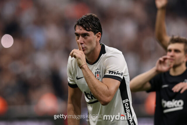 베식타스 공격수 블라호비치가 잘기리스와의 2026-27시즌 UEFA 유로파리그 플레이오프 1차전에서 오현규 대신 교체 출전했다./게티이미지코리아