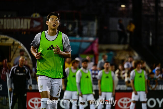 LAFC의 손흥민이 콜로라도와의 2026시즌 MLS 경기를 앞두고 러닝을 하고 있다./게티이미지코리아