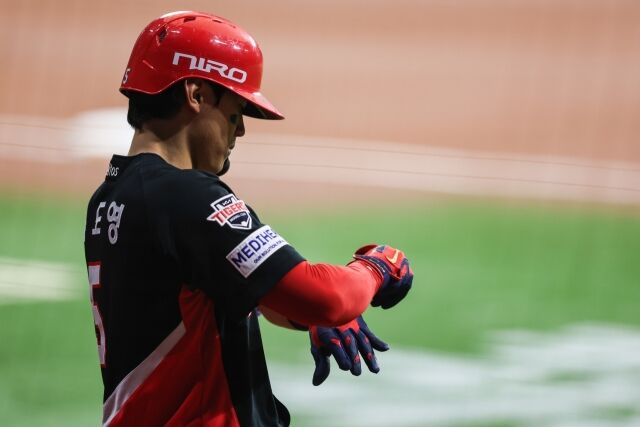 KIA 타이거즈 김도영이 23일 서울 고척스카이돔에서 열린 키움 히어로즈와의 원정경기서 타격을 준비하고 있다./KIA 타이거즈 제공