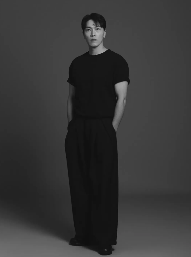 정평이 새로운 프로필 사진을 공개했다. / 정평 SNS