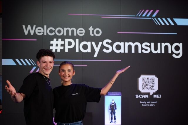 삼성전자 모델이 독일 쾰른에서 열린 '게임스컴 2026(Gamescom 2026)'에서 삼성 부스를 소개하고 있다. /삼성전자