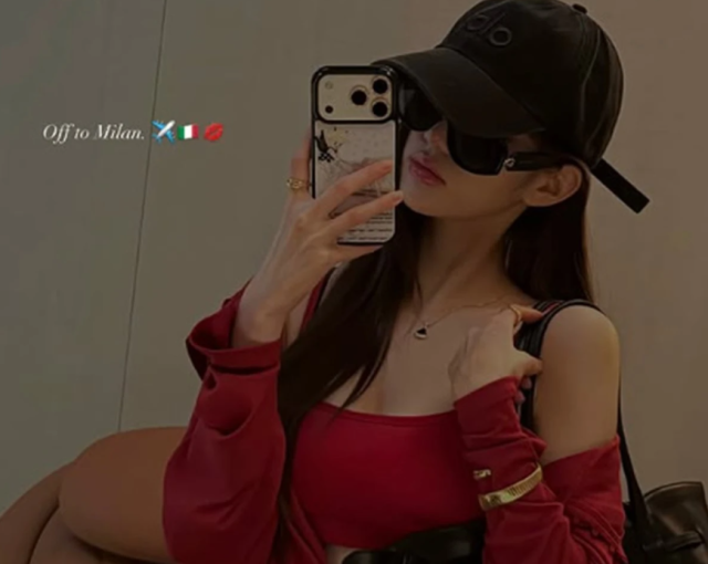장원영은 25일 자신의 SNS에 “Off to Milan(밀라노로 출발)”이라는 글과 함께 출국 패션을 공개했다./장원영 소셜미디어