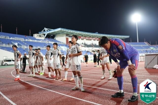 전북 현대가 25일 김천종합운동장에서 열린 김천 상무와의 원정 경기에서 0-0으로 비겼다./프로축구연맹 제공