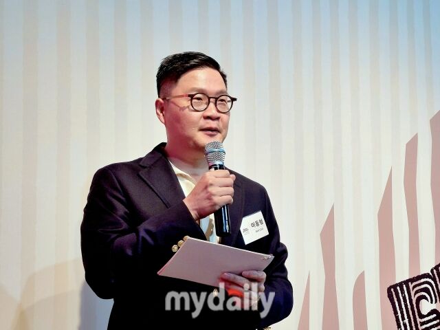 26일 열린 오프닝 간담회에서 이동형 BKR 대표(왼쪽)가 인사말을 하고 있다. /방금숙 기자