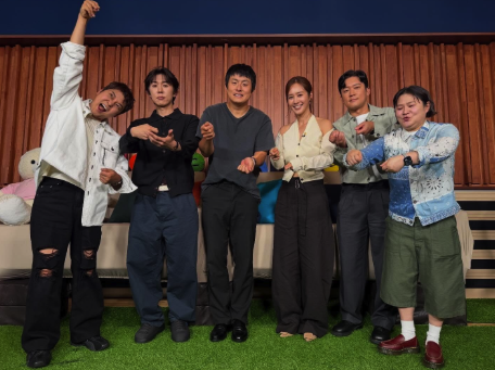 왼쪽부터 전현무, 코드 쿤스트, 기안84, 유리, 김대호, 김신영./MBC '나 혼자 산다'