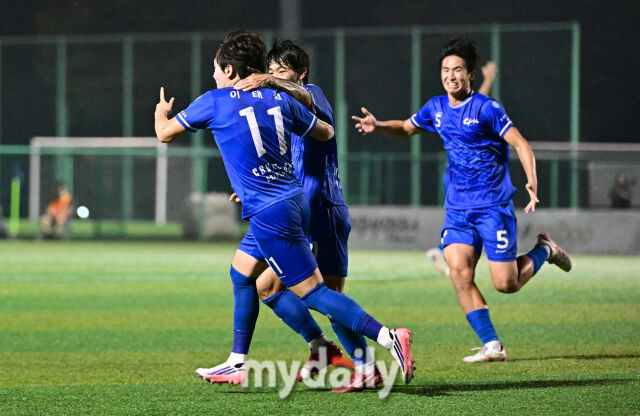 2026년 8월 26일 오후 경상남도 합천군 군민체육공원 2구장에서 열린 '水려한합천 제21회 1.2학년 대학축구연맹전(한.일 교류전 선발)' 죽죽장군기 결승전, 중앙대학교와 용인대학교의 경기.<br><br>중앙대 이태경이 후반전 골을 넣고 기뻐하고 있다./합천군민체육공원 유진형 기자