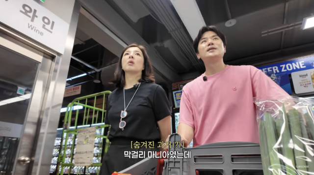 김강우의 아내 한무영이 다이어트를 위해 좋아하던 막걸리까지 끊었다고 밝혔다. / 유튜브 채널 '김강우 KIMKANGWOO'