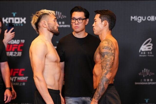페이스오프 하는 송영재(오른쪽). /UFC 제공